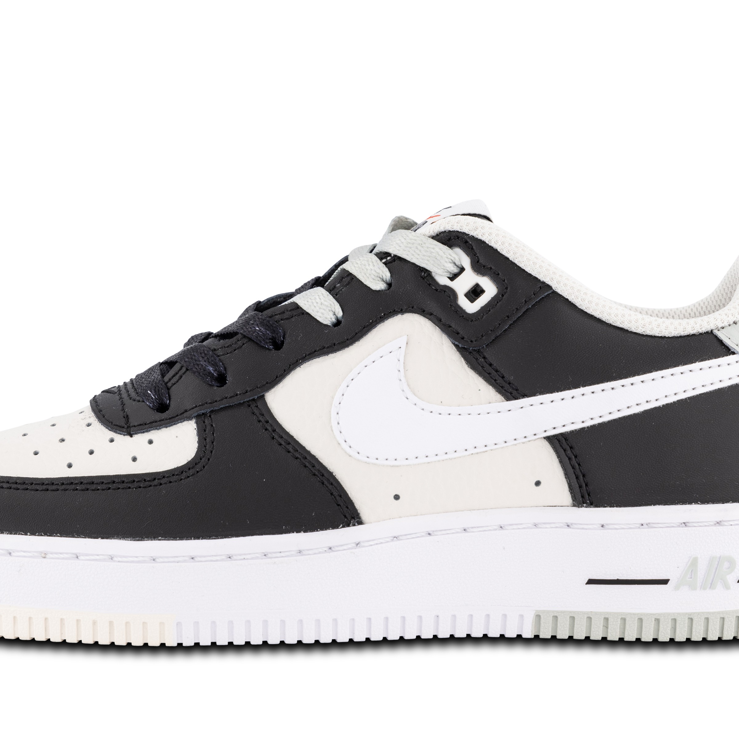 Black and white nike air forces 1 clearance