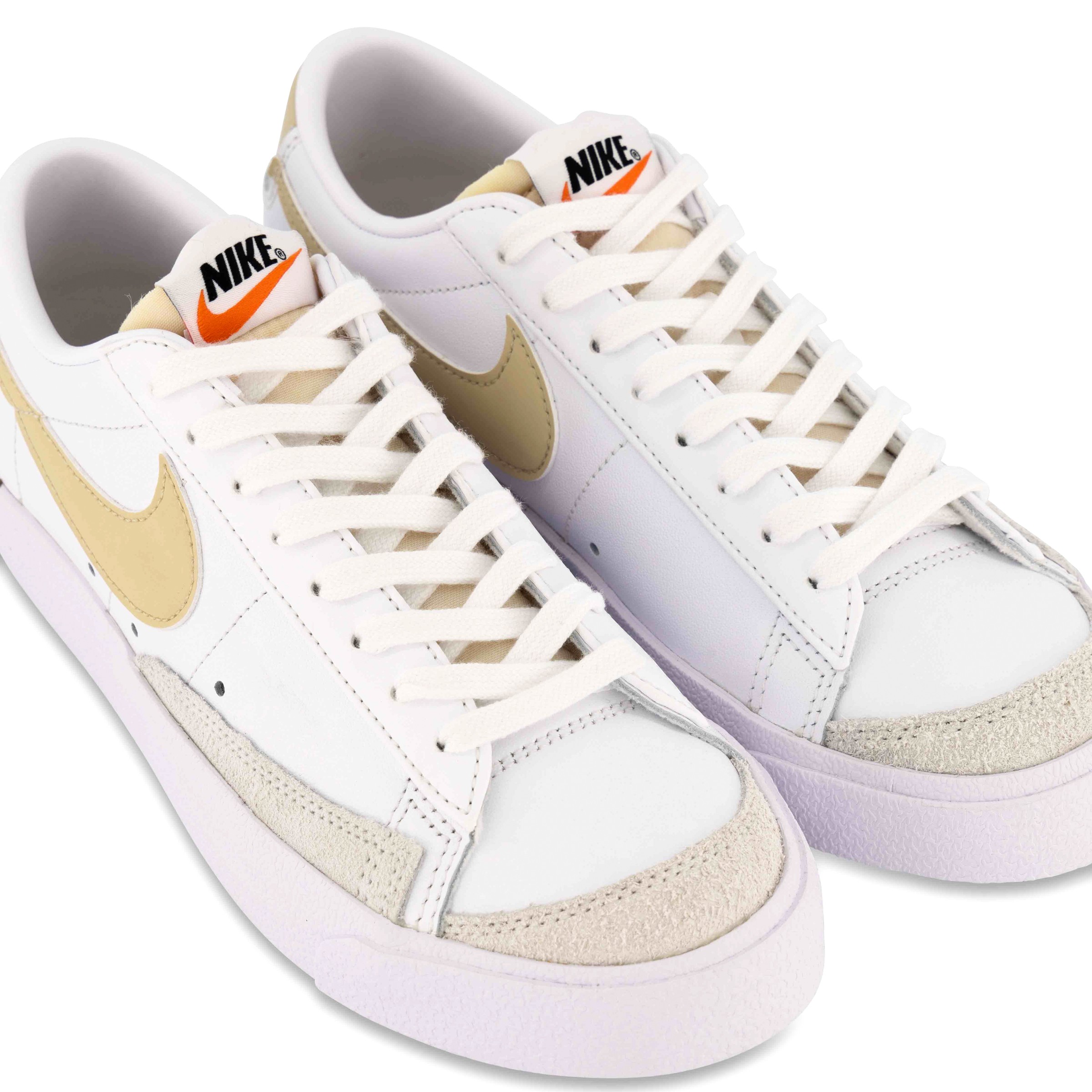 Nike blazer low pale coral