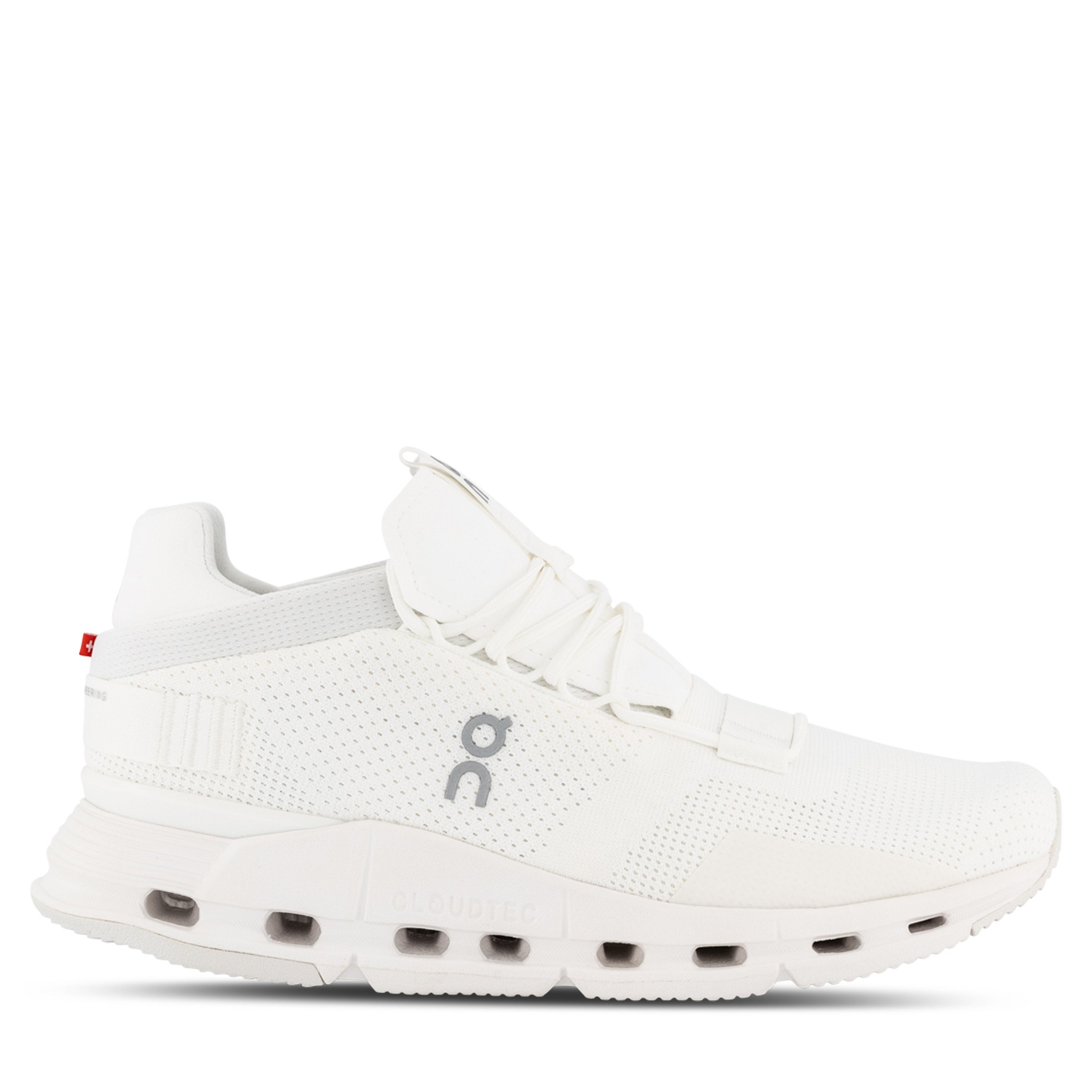 White hype shoes 2025