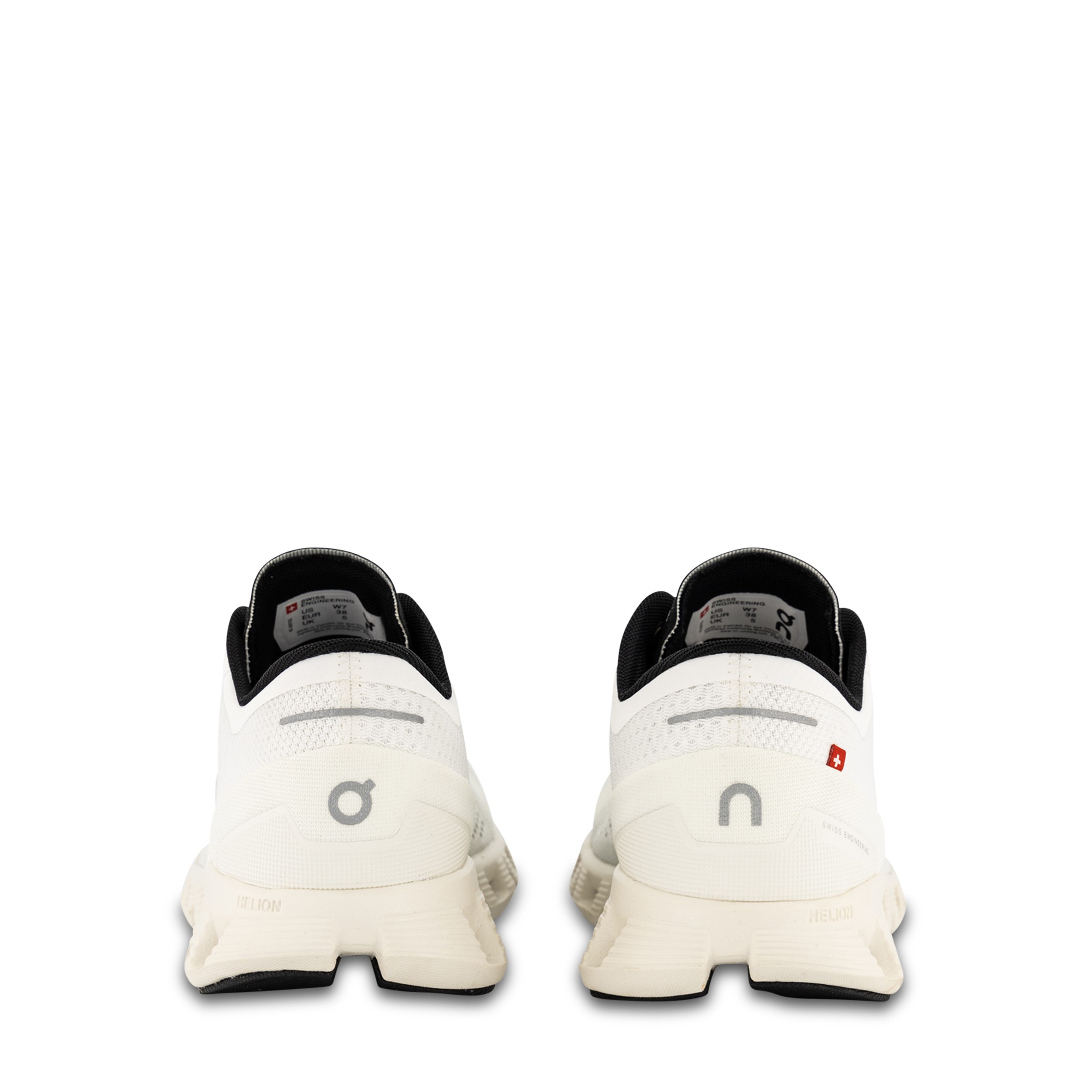On CLOUD X WOMENS White Black Hype DC
