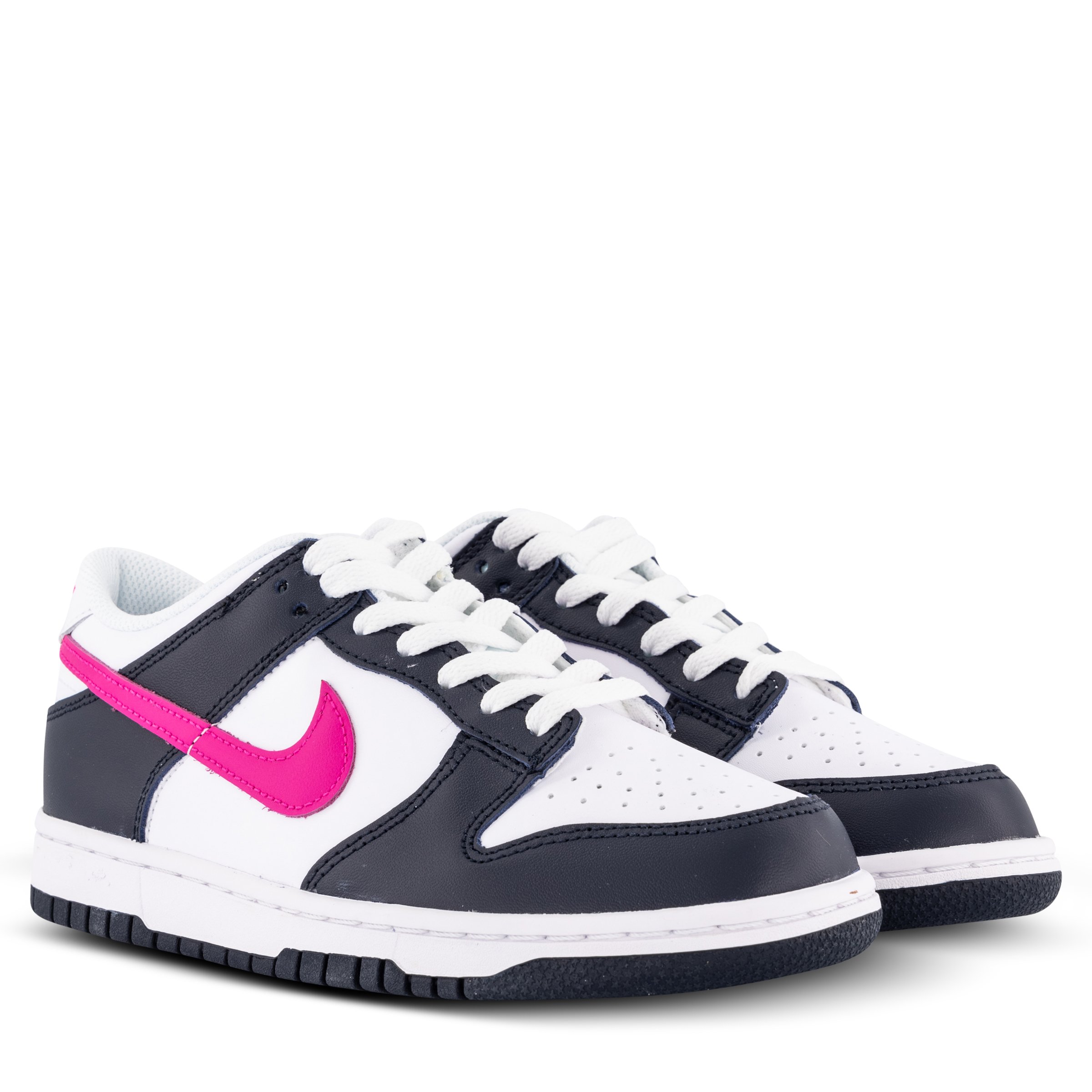 Black pink white clearance nikes