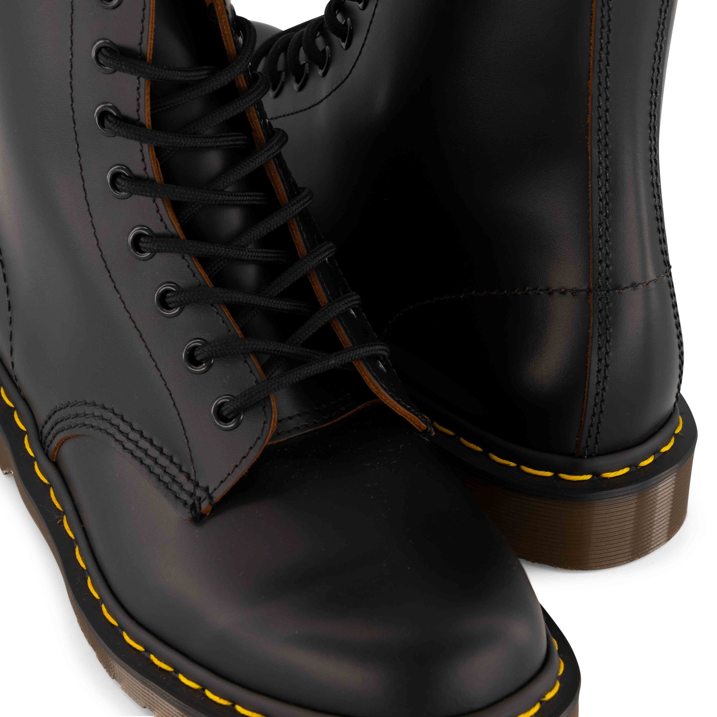【希少品】Dr.Martens ENGLAND 8 厚底 BLACK 英国製 Dr Martens 1460 8 EYE MADE IN ENGLAND Black Quilon | Hype DC