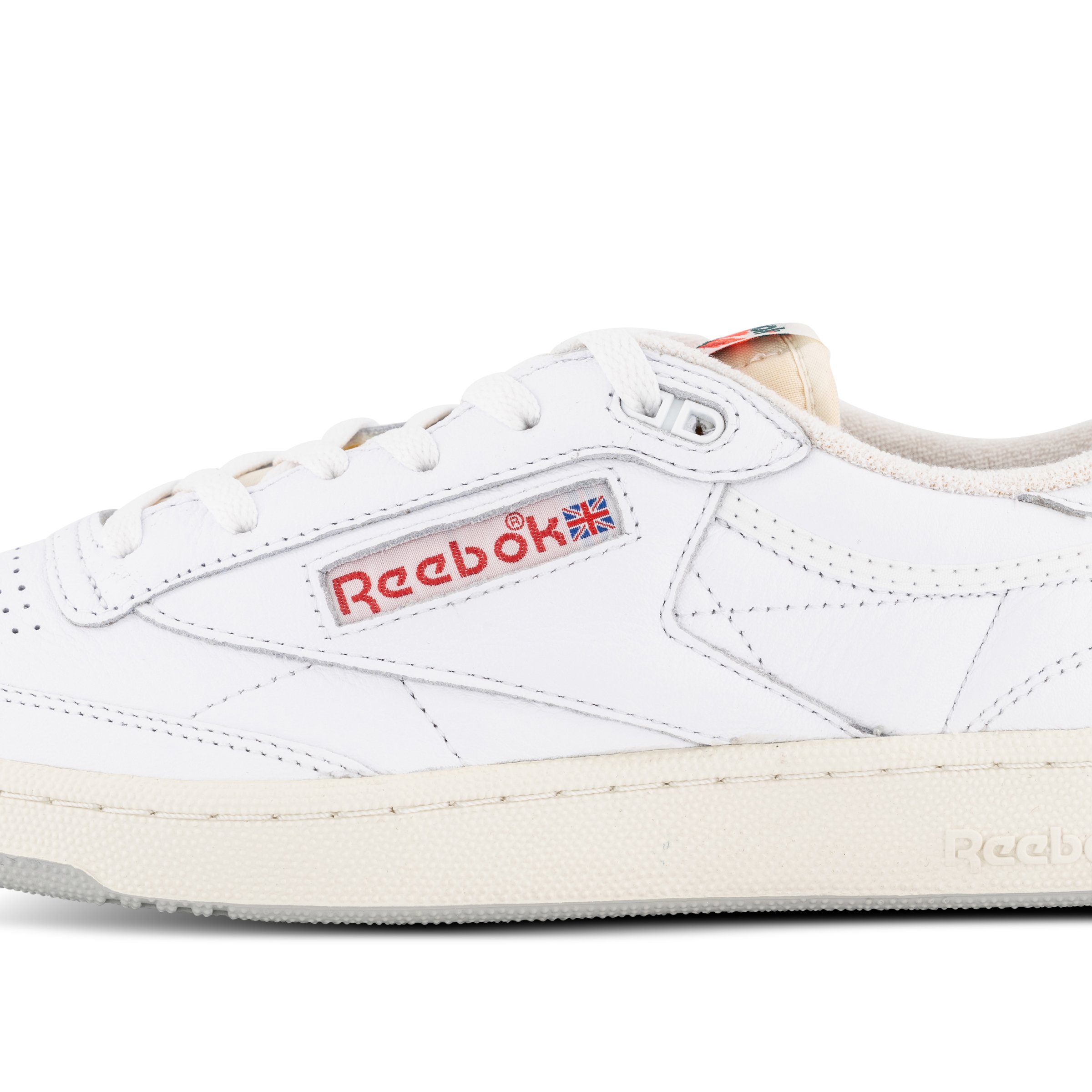 White vintage reeboks store