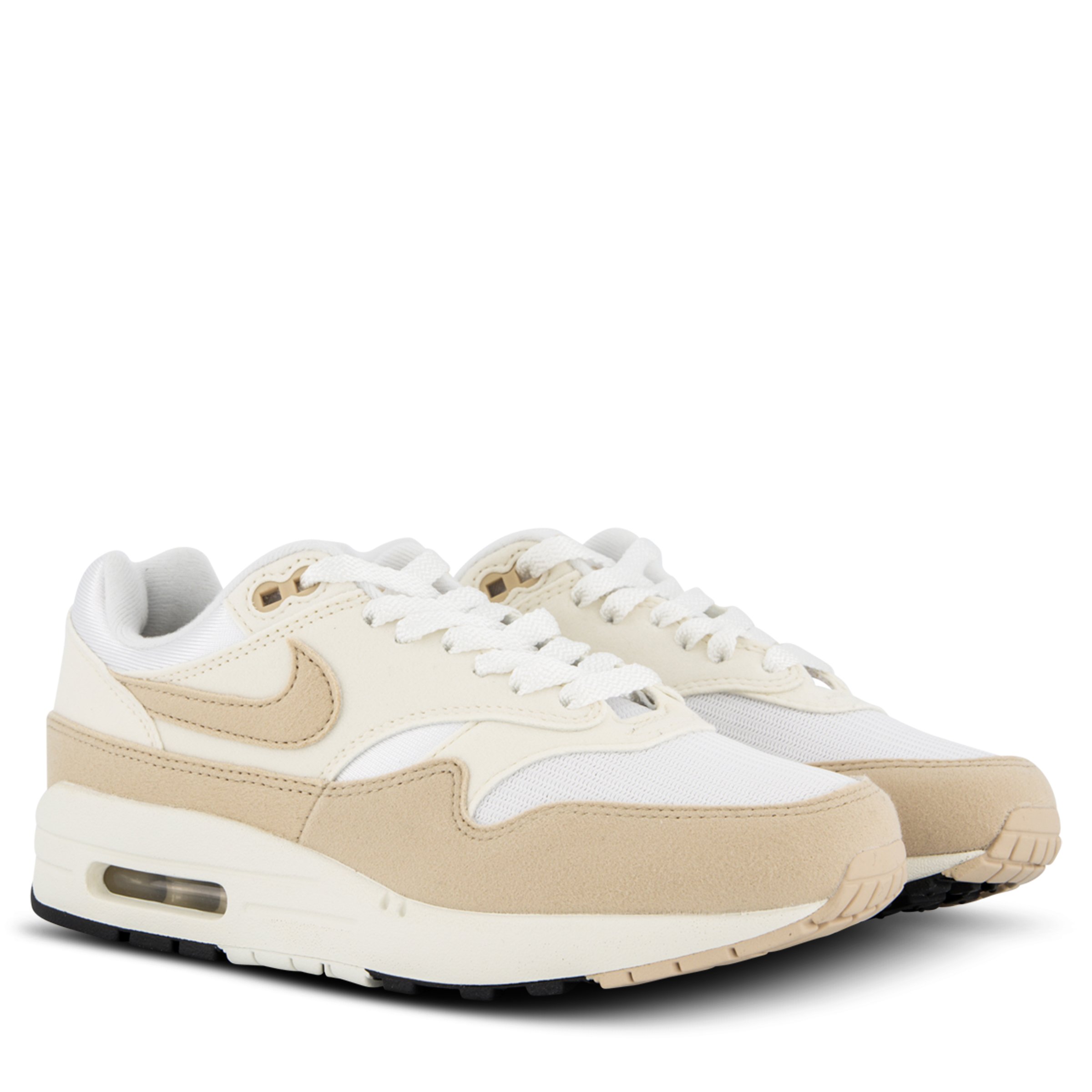 Nike discount wit beige