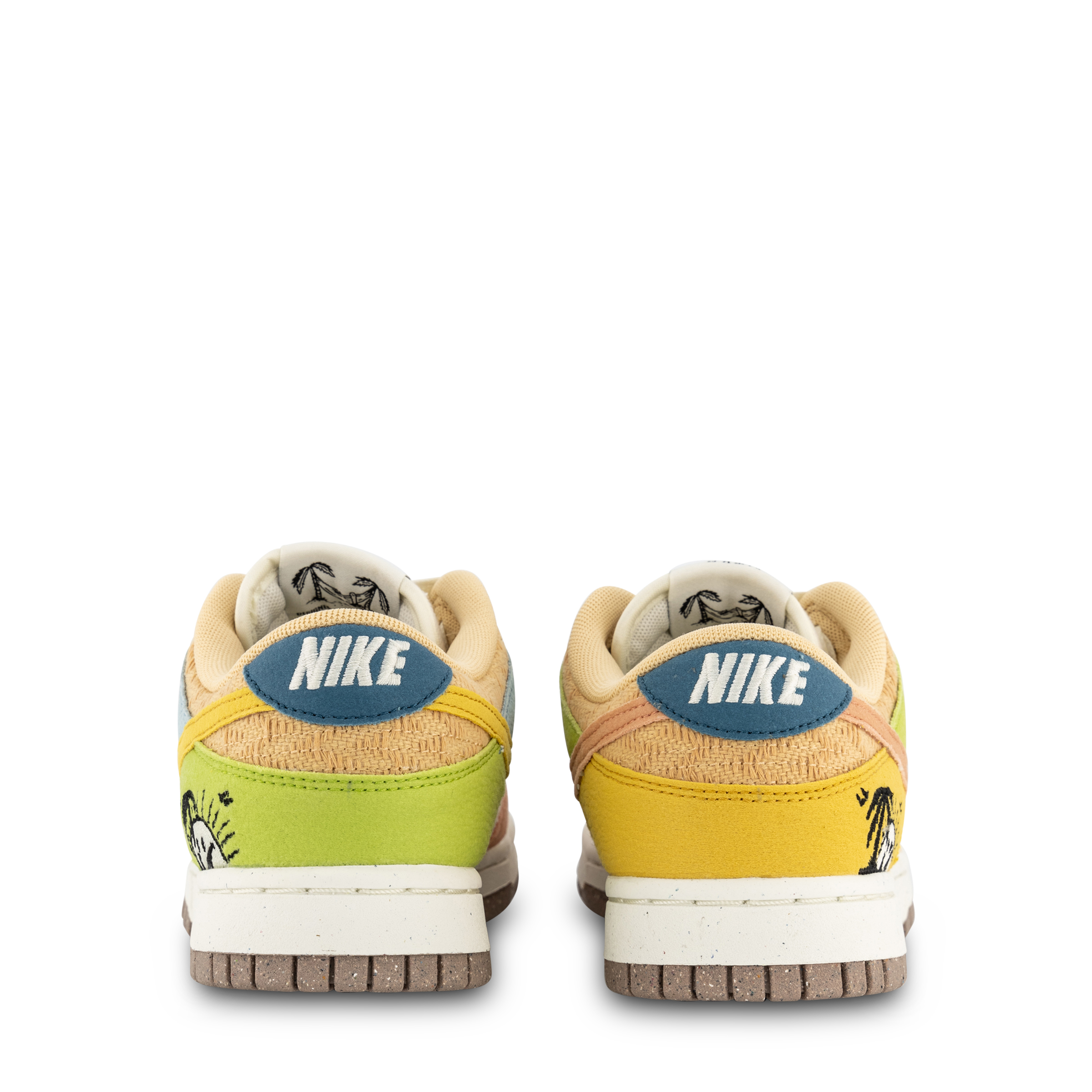nike dunk low se sanded gold