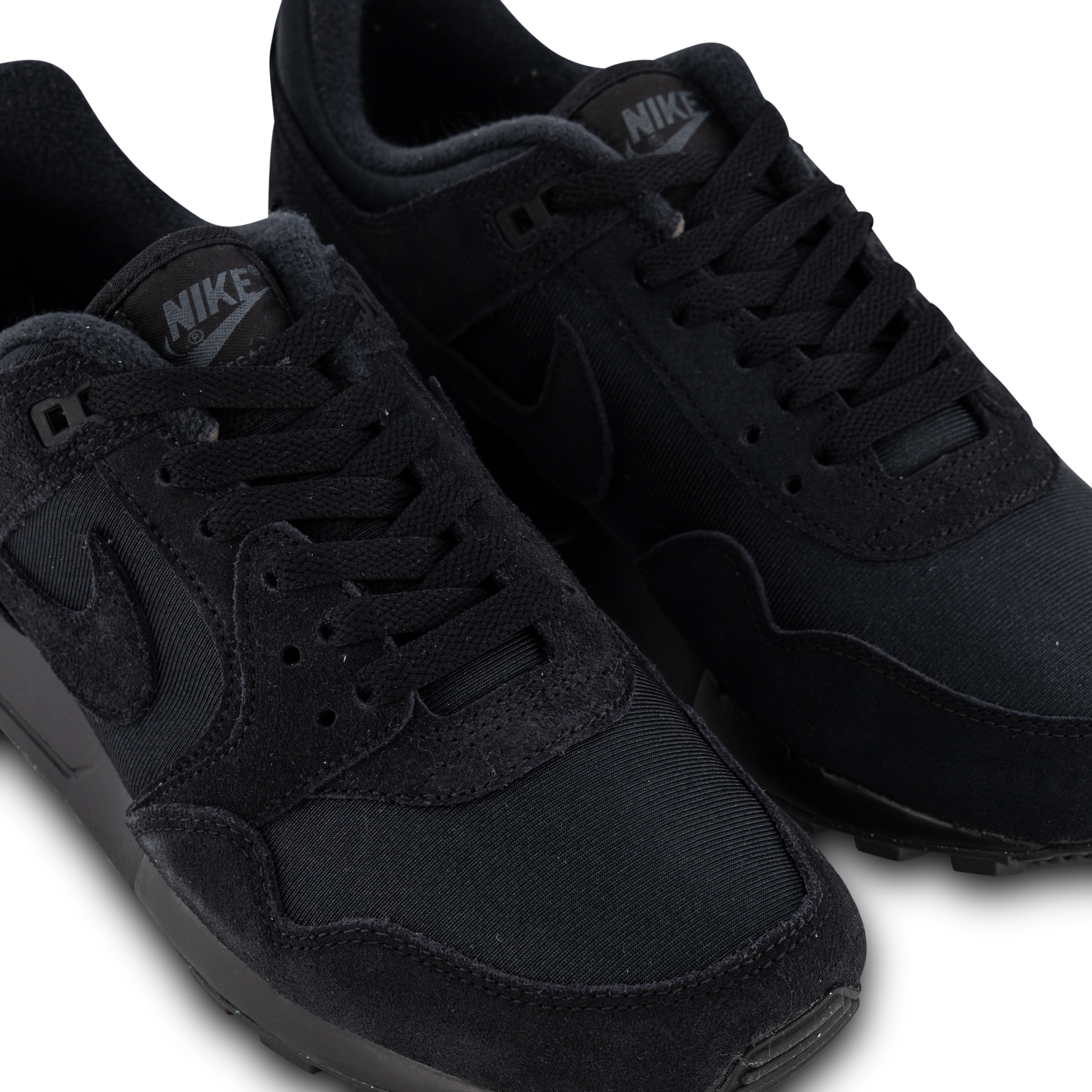 Black nike pegasus clearance 89