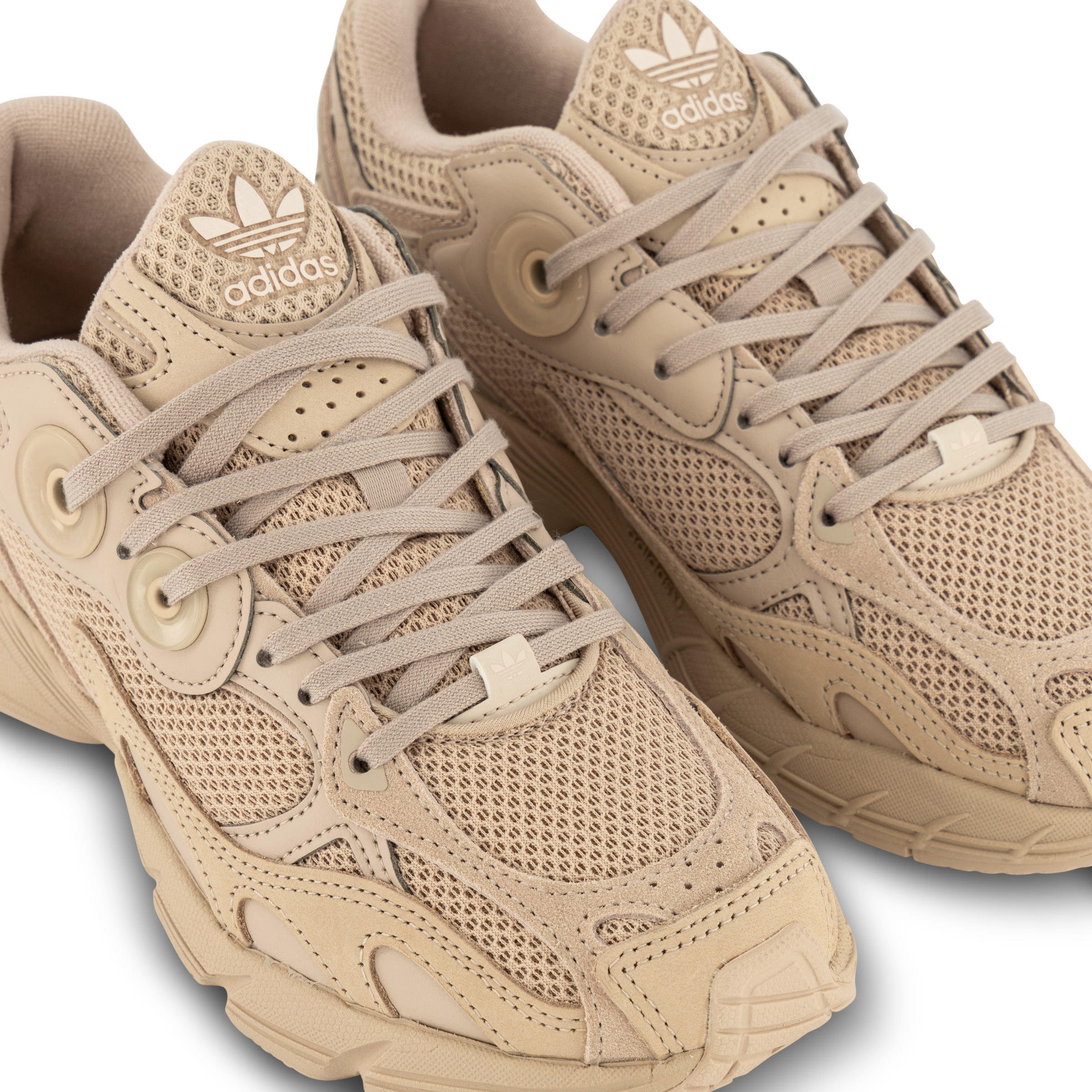 adidas originals astir sneakers in wonder white