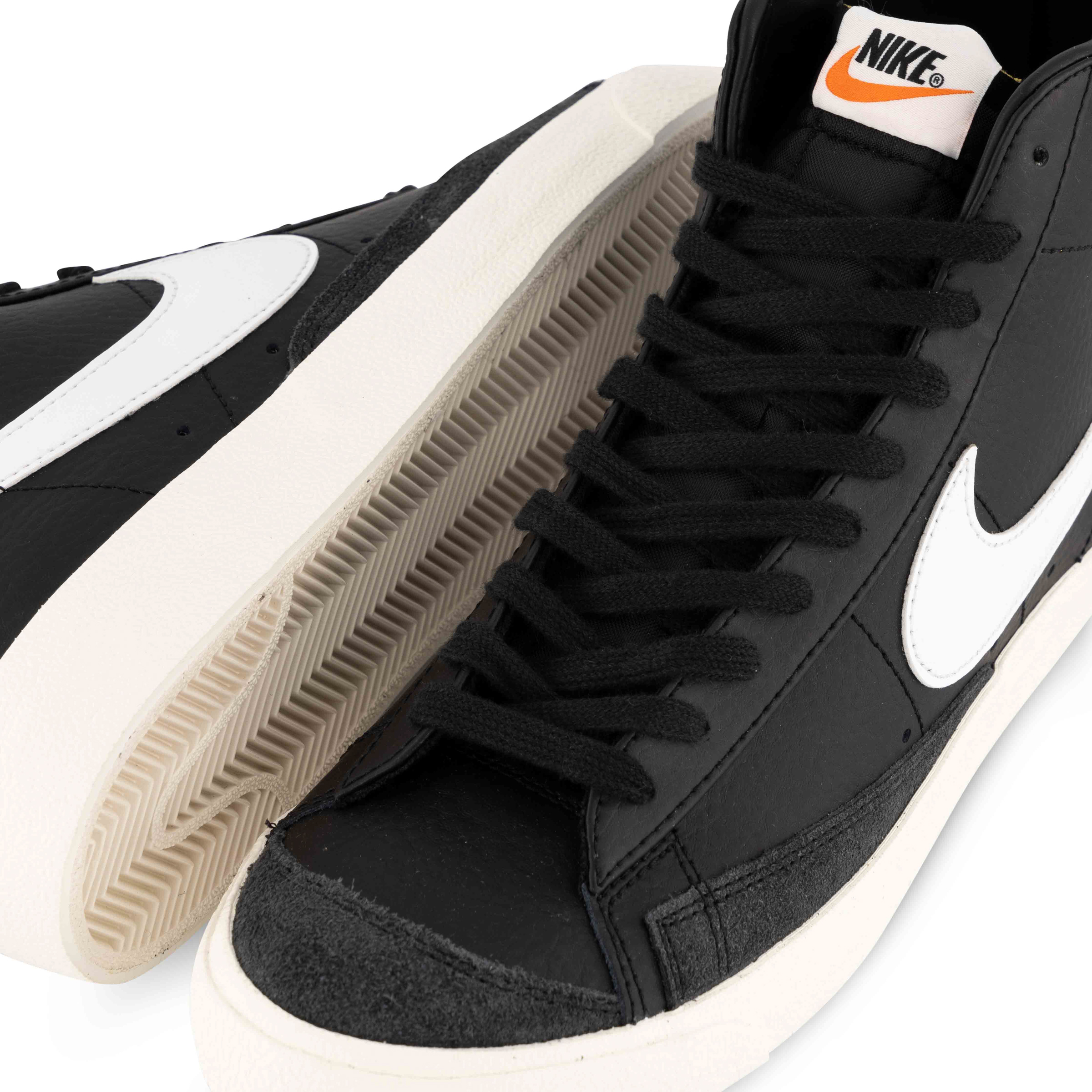 Nike Blazer Mid '77 Vintage Black/White 