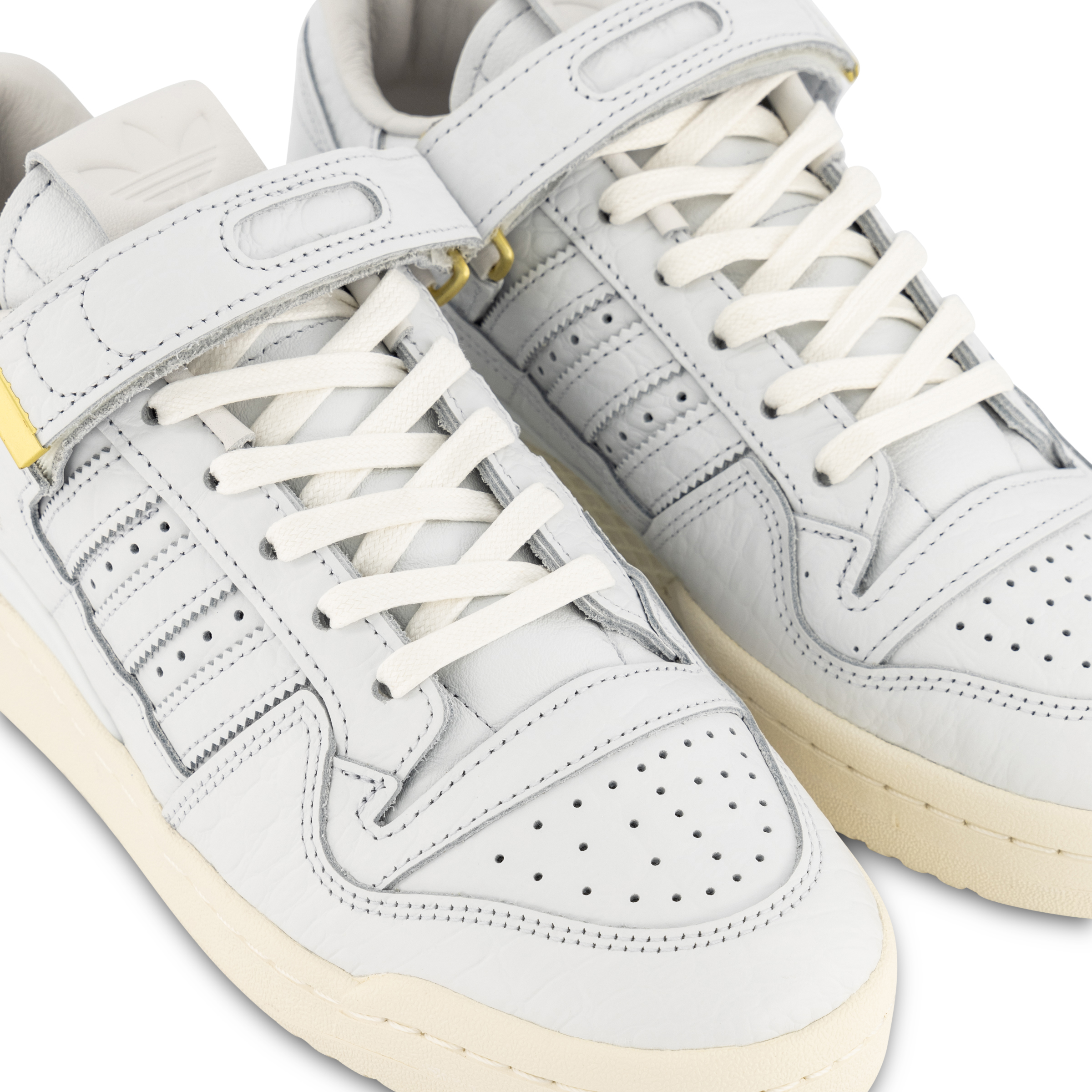 adidas Originals Forum 84 Low Crystal White / Crystal White / Core Black |  Hype DC